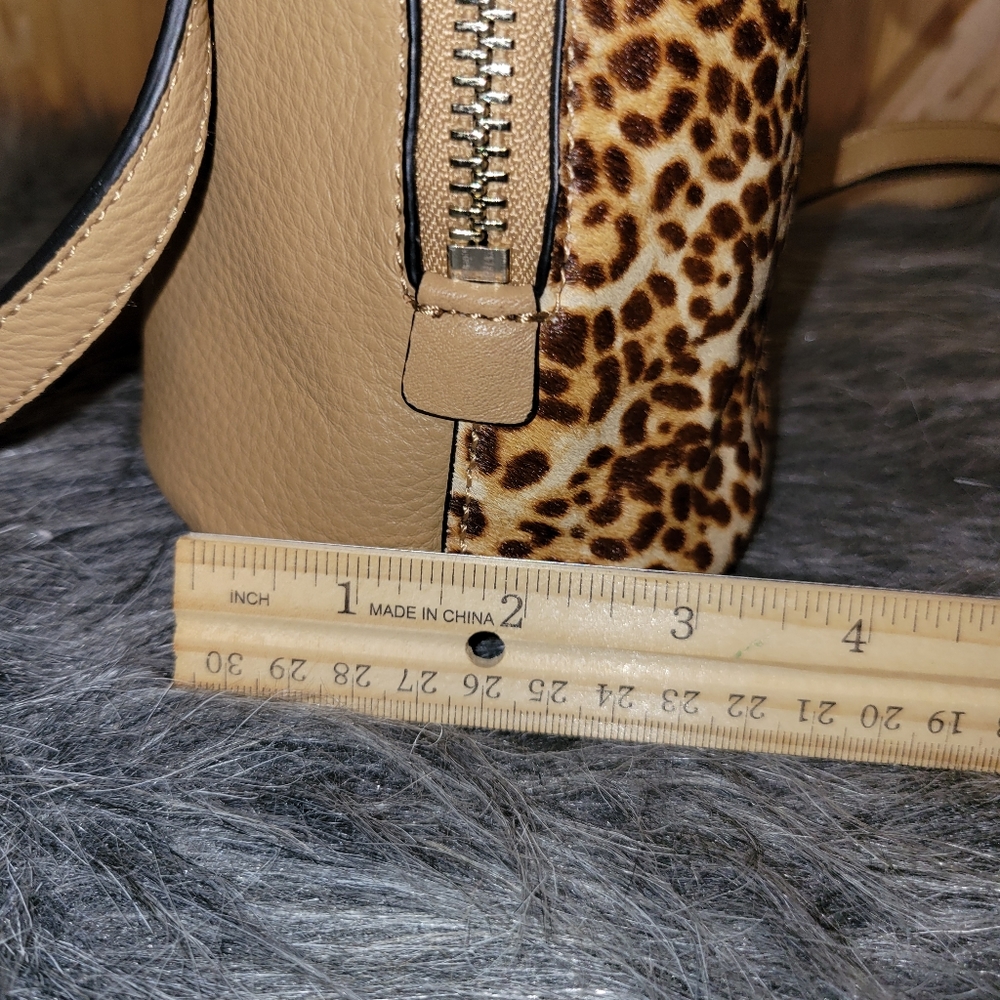 Vince Camuto “KIMI” small Satchel - Picture 9 of 12